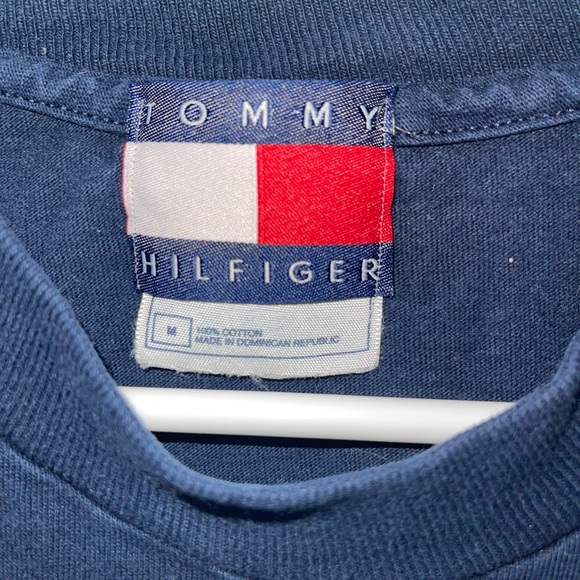 Vintage Tommy Hilfiger T-shirt - Picture 2 of 2